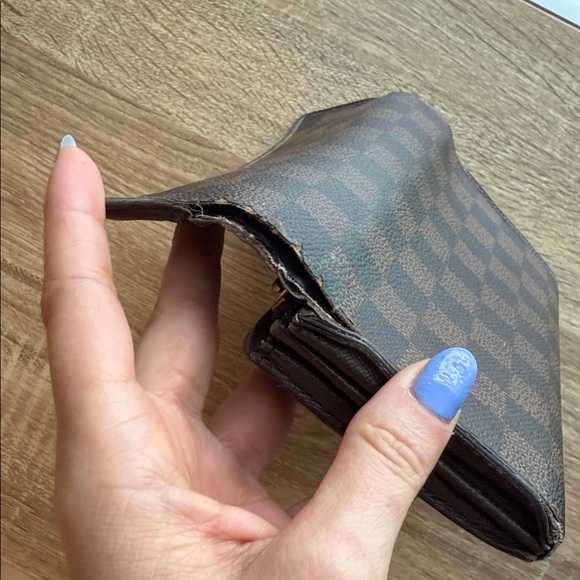 Louis Vuitton Wallet - Picture 13 of 13